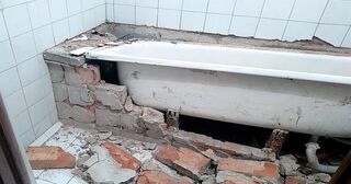 Демонтаж ванны в Улан-Удэ от Мастер24 — быстро, недорого, вывоз старой ванны от 1024 руб.